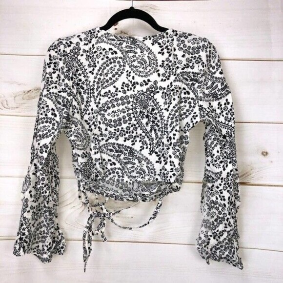 Street Wrap Top Ivory & Black Long Sleeves with Slit Small Jack By BB Dakota NWT - Picture 12 of 12